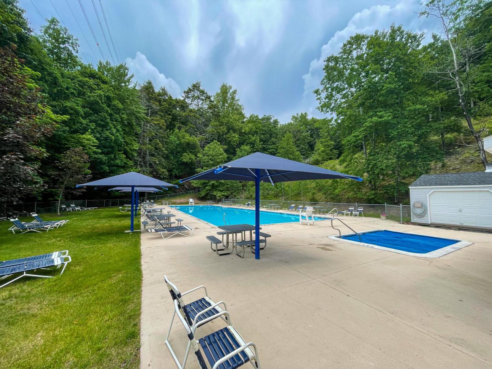 Unique Roundhouse: Hot Tub-Game Room-Firepit&More! Bushkill Eksteriør bilde